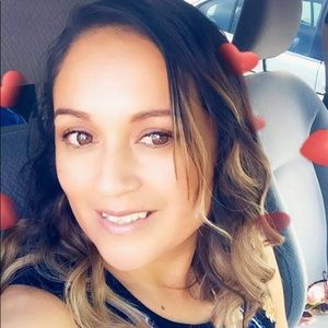 Meet your Posher, Alma